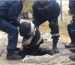 В Астрахани мужчина провалился в люк