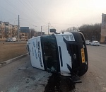 Маршрутка перевернулась из-за женщины: подробности серьёзной аварии в Астрахани