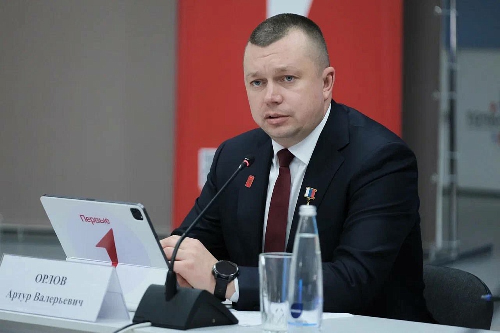 Герой России Артур Орлов посетил Астраханскую область