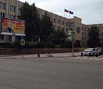 Фото дня. Олег Шеин призывает сменить власть под окнами губернатора