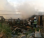 Жилой дом и шесть построек – в Трусовском районе Астрахани тушили крупный пожар