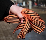 Сегодня в Астрахани начнут раздавать Георгиевские ленточки