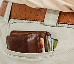 Парадокс. Доходы астраханцев падают, а средняя зарплата растет