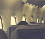 Пассажир рейса Москва-Астрахань устроил в полете голую вечеринку