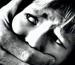 В Астраханской области трое парней изнасиловали подругу в степи