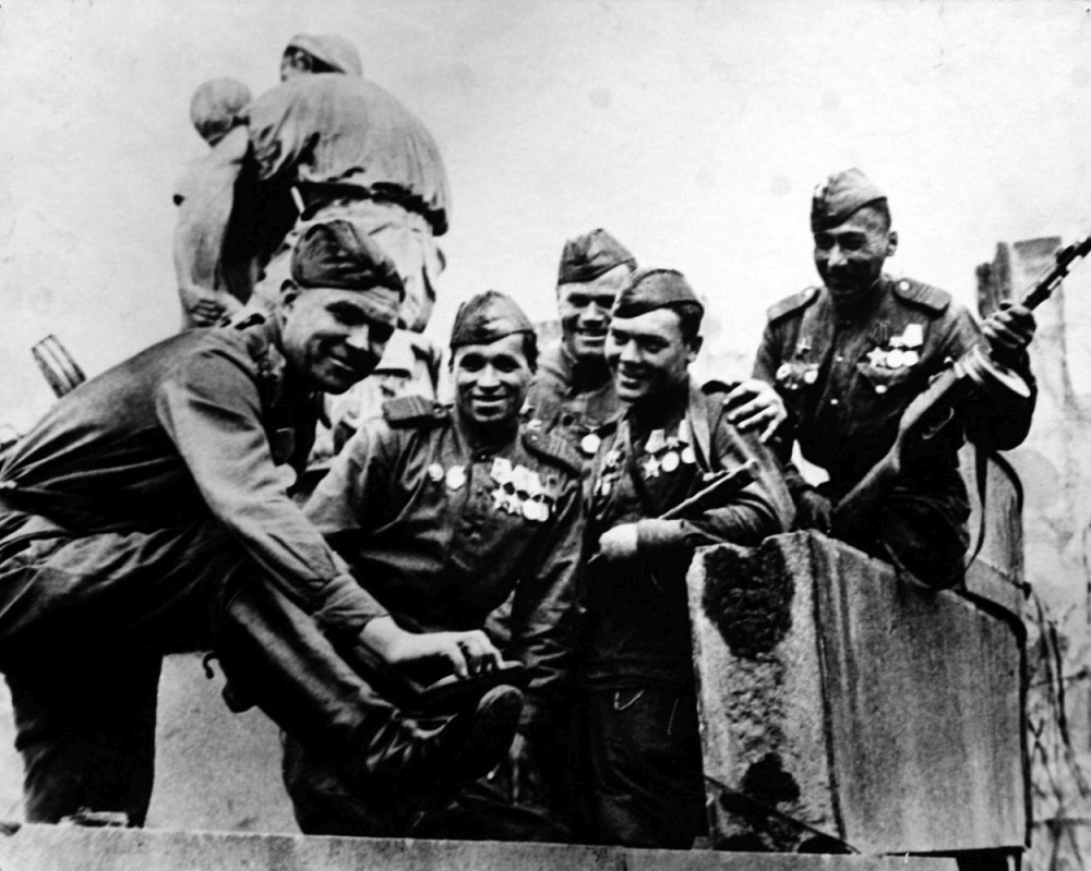 Онлайн-выставка фоторабот знаменитого земляка-военкора откроется в Астрахани