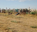 В Астраханской области отморозки повалили 13 надгробий на мусульманском кладбище. ВИДЕО