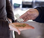 В Астрахани водители одного из маршрутных такси снизили стоимость проезда