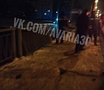 В Астрахани иномарка вылетела с моста в реку