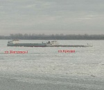 Под Астраханью два теплохода застряли во льдах, один дал течь