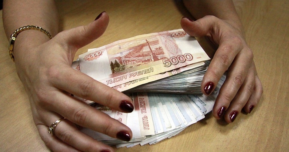 Торговый представитель украла у астраханской фирмы внушительную сумму денег