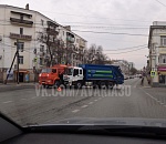 Конкуренция? В Астрахани столкнулись две большие машинки