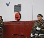 В Астрахани увековечили память солдата, погибшего в Чечне при  выполнении боевой задачи