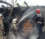 В центре Астрахани сгорел многоквартирный жилой барак