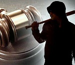 Астраханский предприниматель под угрозой расправы требовал с подчиненных мифический долг 