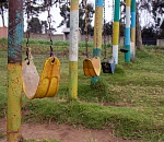 В трех астраханских поселениях прокуратура обнаружила опасные детские площадки