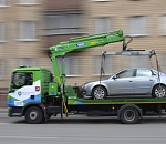 Астраханцы прощаются со своими авто прямо на парковках