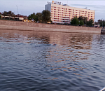 Успели вовремя: в Астрахани спасли мужчину, пытавшегося переплыть Волгу