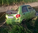 Под Астраханью автоледи угодила в водоем