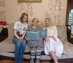 «Вокруг гибли люди, а меня как будто кто-то свыше берег». Астраханские ветераны принимают поздравления на дому