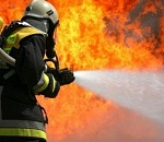 Спасатели тушат крупный пожар в Ленинском районе Астрахани