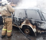 В центре Астрахани за час устроили двойной поджог автомобилей