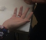 В Астрахани спасатели освободили девушку из плена кольца