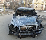 Под Астраханью иномарка врезалась в опору ЛЭП и загорелась