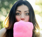 Не слипнется: астраханцев оставили без сладкого