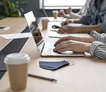 Астраханцев ждет длинная, а затем короткая рабочая неделя