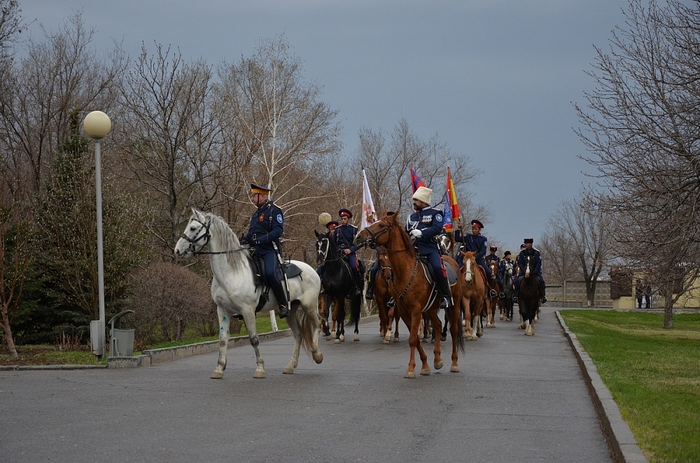 Астраханские казаки едут «покорять» Париж