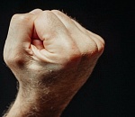 Астраханец сломал челюсть инвалиду в доме-интернате для престарелых 