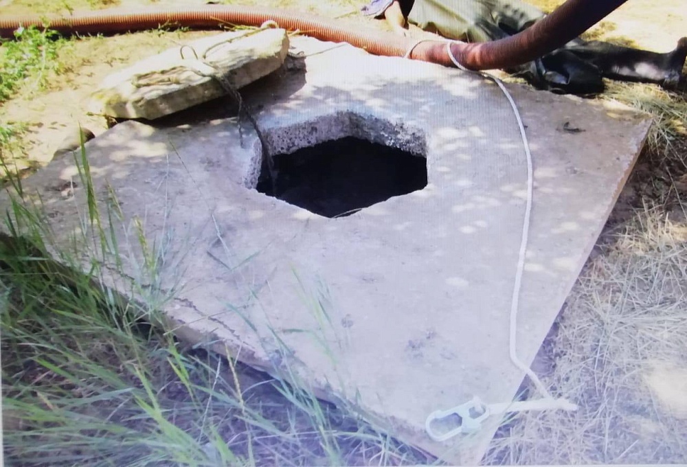 В Астраханской области расследуют уголовное дело о гибели слесаря в канализационном колодце