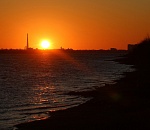 Невероятно красивый зимний восход солнца попал в объектив астраханского фотографа