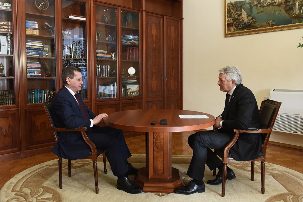 Губернатор Астраханской области поддержал ряд инициатив Леонида Огуля и отметил его лоббистские способности