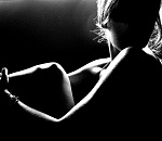 Астраханец ответит за то, что показал интимные фото девушки своим друзьям