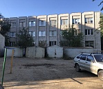 Вокруг астраханских школ пропадают гаражи и киоски