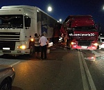 В Астрахани фура разбилась всмятку