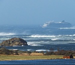 На борту терпящего бедствие норвежского лайнера находится астраханец