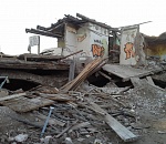 В Астрахани обрушилась стена дома: пострадал человек