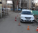 В Астрахани водитель, двигаясь задним ходом, сбил женщину 
