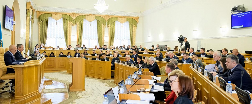 Астраханские депутаты выступили за расширение федеральной соцподдержки ветеранов и инвалидов ВОВ