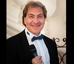 В Астрахани известного актера покусали собаки