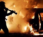 Ночью в Астрахани сгорели два автомобиля