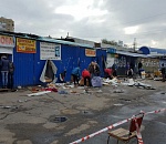 Большие Исады после пожара: продавцы ликвидируют последствия. Фото