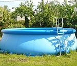 В Астрахани двухлетний мальчик утонул в надувном бассейне