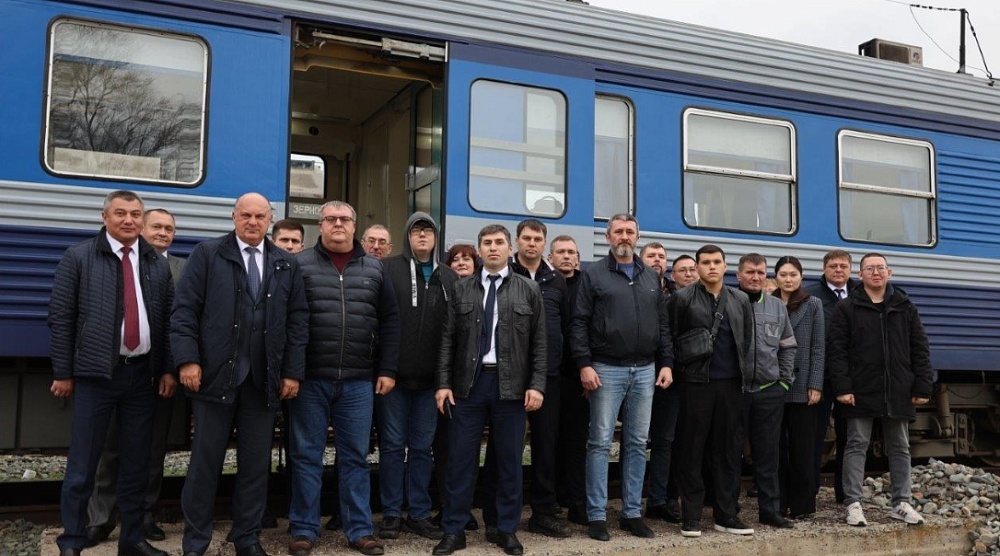 В Астрахани выявили 12 незаконных переходов через железную дорогу и 20 несанкционированных свалок 