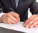 Астраханский чиновник подозревается в превышении полномочий при оформлении земельных участков