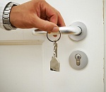 Под Астраханью глава сельсовета ответит в суде за квартирную аферу