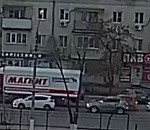 Кадры аварии с участием Магнитовской фуры, которая сбила в Астрахани бессмертную женщину